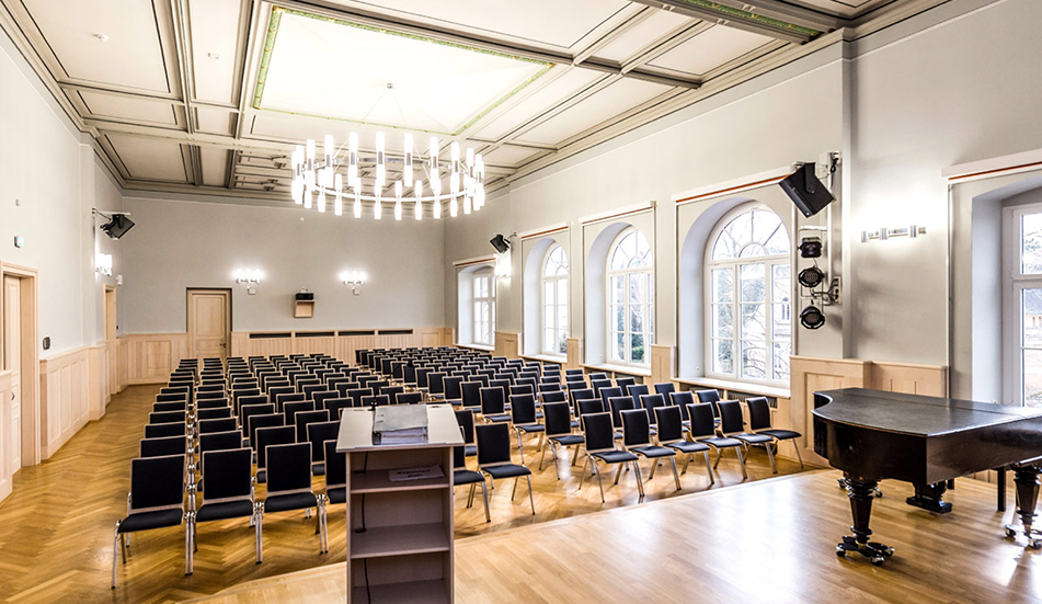 Moderne Medientechnik für die Aula des Lessing-Gymnasiums Döbeln
